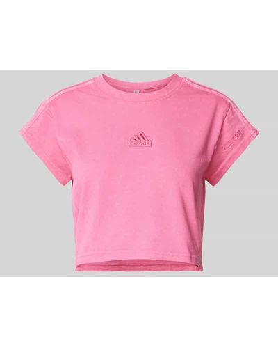 adidas Cropped T-Shirt mit Label-Stitching - Pink
