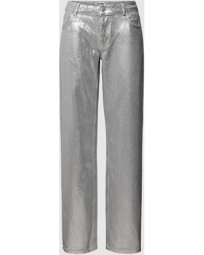 Review Straight Leg Jeans in Silber Metallic - Grau