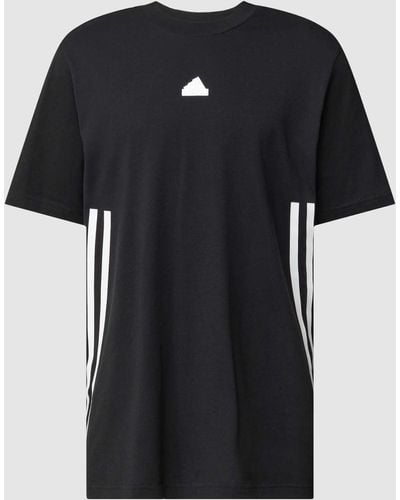 adidas T-Shirt mit Label-Details - Schwarz