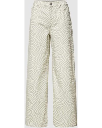 NA-KD Wide Fit Jeans mit Karomuster - Weiß