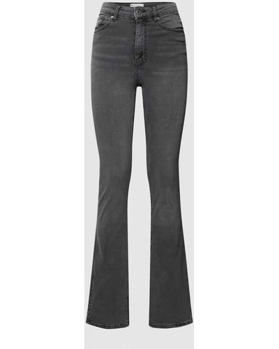 Gina Tricot Jeans mit Label-Patch Modell 'Molly' - Grau