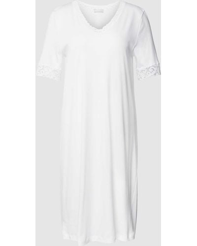 Hanro Nachthemd mit Spitzenbesatz - Weiß