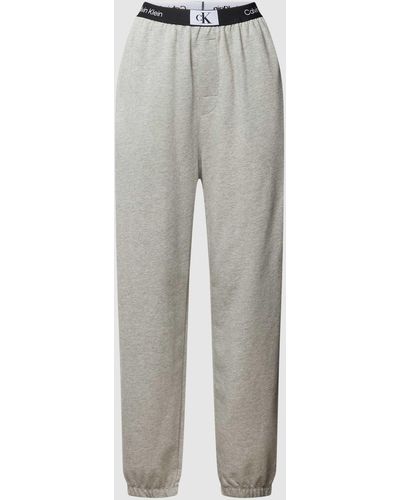 Calvin Klein Sweatpants mit elastischem Logo-Bund - Grau