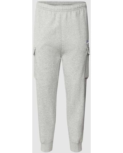 Nike Sweatpants mit Label-Stitching - Grau