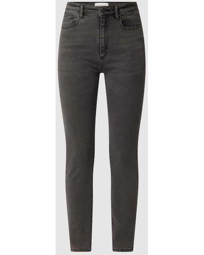 ARMEDANGELS Skinny Fit High Waist Jeans mit Stretch-Anteil Modell 'Ingaa' - Grau