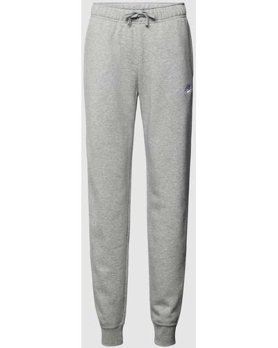 Nike Sweatpants mit Label-Stitching - Grau
