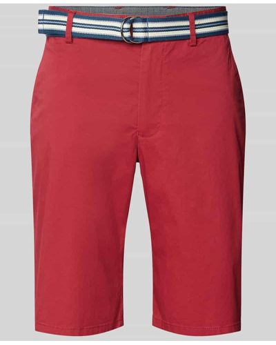 Christian Berg Men Regular Fit Chino-Shorts mit Gürtel - Rot