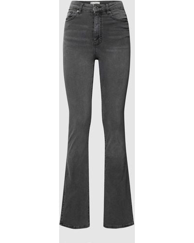 Gina Tricot Jeans mit Label-Patch Modell 'Molly' - Grau