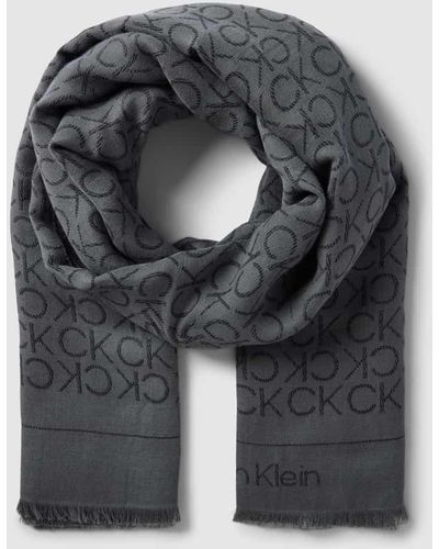 Calvin Klein Schal mit Leinen-Anteil und Allover-Label-Muster - Grau