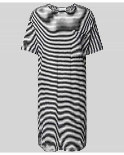 ARMEDANGELS Knielanges T-Shirt-Kleid mit Streifenmuster Modell 'CHAARA' - Grau