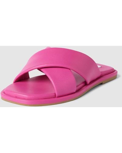 Inuovo Slides mit gekreuzten Riemen - Pink