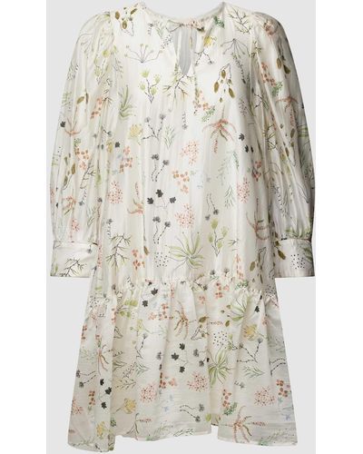 Soaked In Luxury Mini-jurk Met All-over Bloemenmotief - Wit