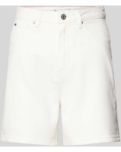 Tommy Hilfiger Straight Leg Jeansshorts mit Label-Stitching - Weiß