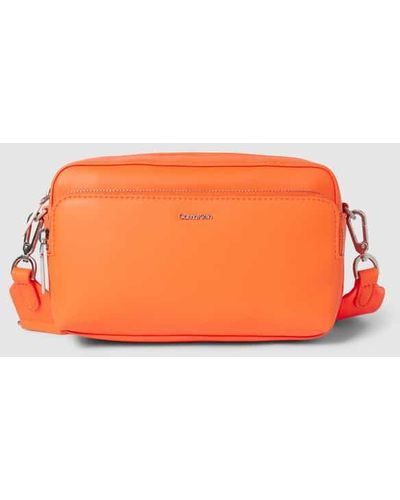 Calvin Klein Handtasche mit Label-Detail und verstellbarem Schulterriemen - Orange