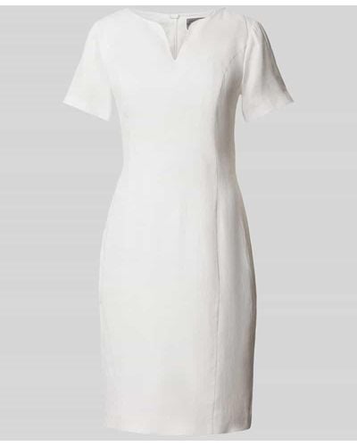 White Label Knielanges Kleid mit V-Ausschnitt - Weiß