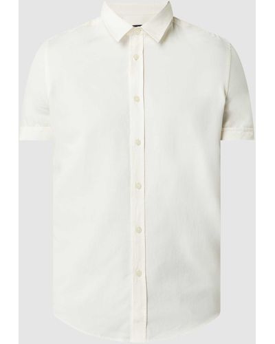 DRYKORN Slim Fit Freizeithemd aus Lyocell-Baumwoll-Mix mit kurzem Arm Modell 'Fenno' - Weiß