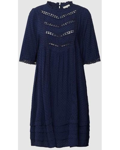 Atelier Rêve Knielanges Kleid mit Lochmuster Modell 'CLAUDINE' - Blau