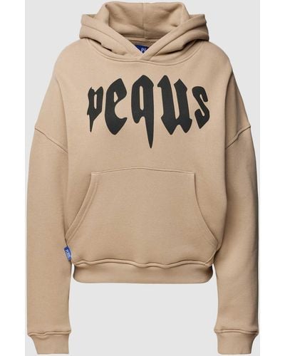 Pequs Cropped Hoodie mit Label-Print Modell 'Mythic' - Natur