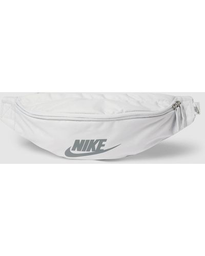 Nike Bauchtasche mit Label-Schriftzug - Weiß