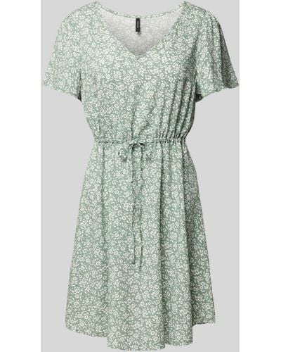 Vero Moda Mini-jurk Van Viscose Met Bloemenmotief - Groen