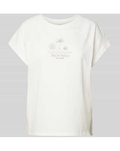 Jake*s T-Shirt mit Motiv- und Statement-Stitching - Weiß