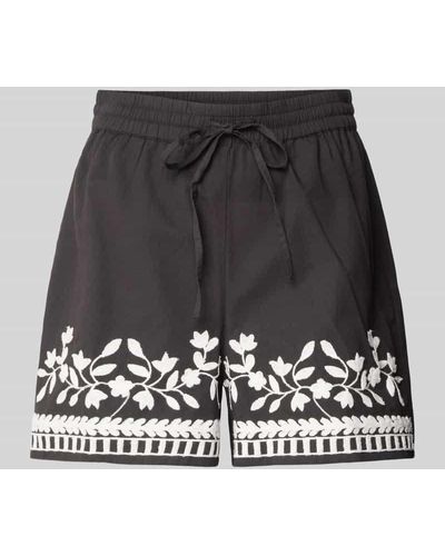 Vero Moda Shorts mit floralem Muster Modell 'VACATION' - Schwarz
