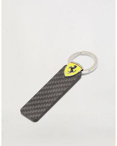 Ferrari Carbon Fibre Keychain With Shield - Black