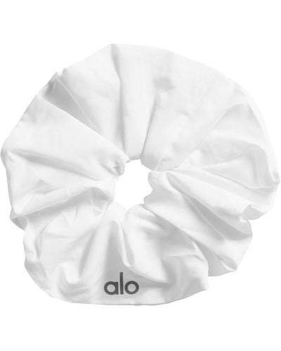 Alo Yoga Oversized Scrunchie - White