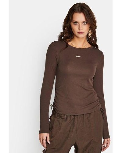Nike Essentials T-Shirts - Marron