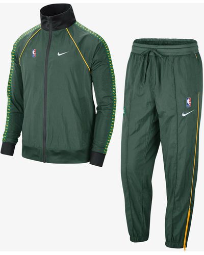 green nike sweatsuit