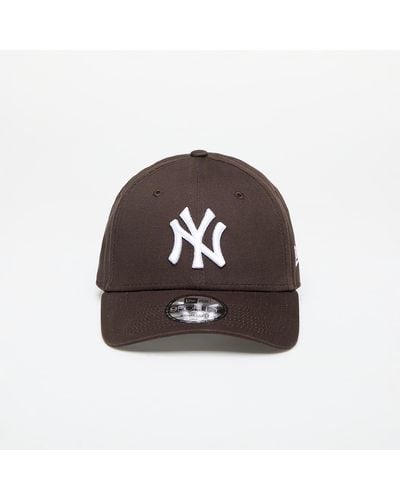 KTZ New York Yankees League Essential 9forty Adjustable Cap - Brown