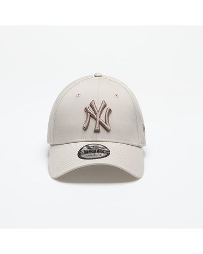 KTZ New York Yankees 9forty Strapback Stone/ Ash Brown - White
