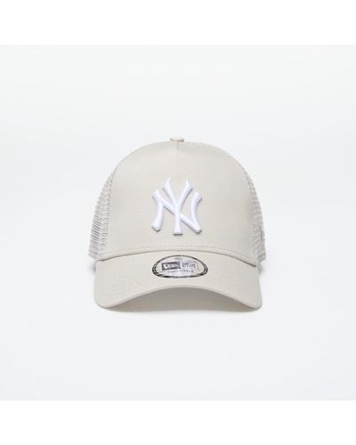 KTZ New York Yankees 9forty Trucker Stone/ White