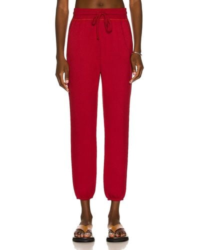 Beyond Yoga Cozy Fleece Weekend Sweatpant - Red