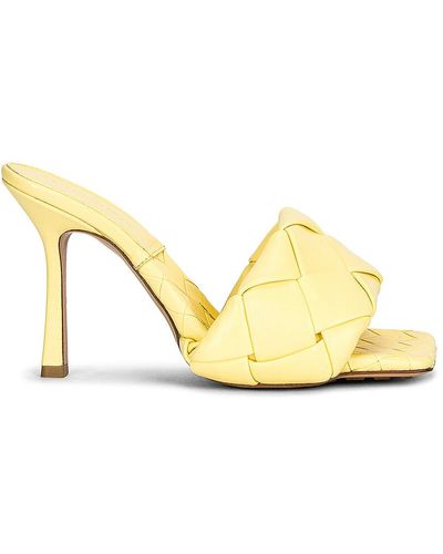 Bottega Veneta The Rubber Lido Sandals - Yellow