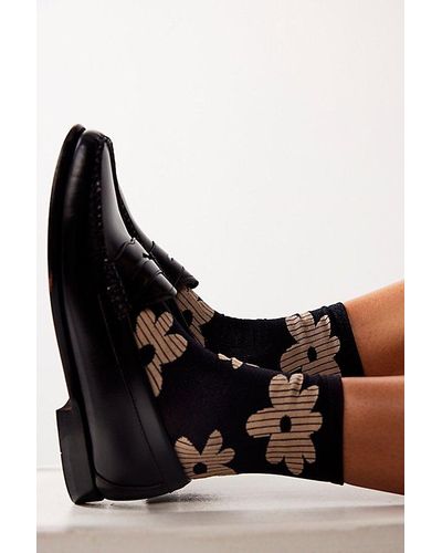 Free People Groove Out Daisy Socks - Black