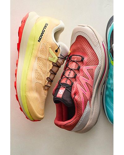 Salomon Ultra Glide 2 Sneakers - Pink
