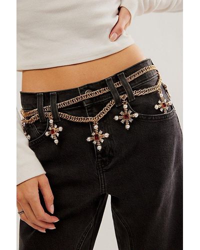 Free People Renaissance Chain Belt At In Holy Grail - Black