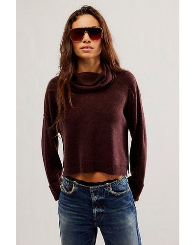 Free People Oliver Cashmere Turtleneck At In Fudge, Size: Xl - Red