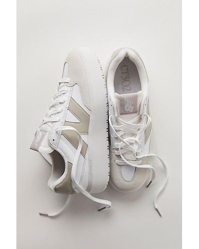 302 court sneakers