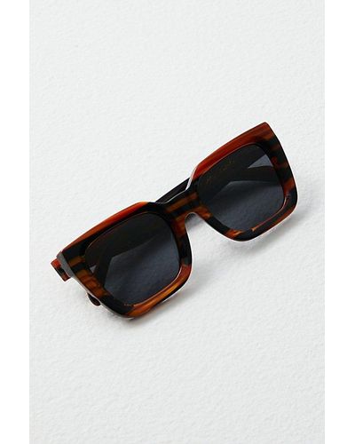 Free People Alden Polarized Sunglasses At In Tigers Eye - Black