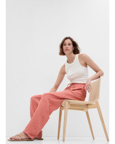 Gap Pantaloni straight fit in garza di cotone - Rosa