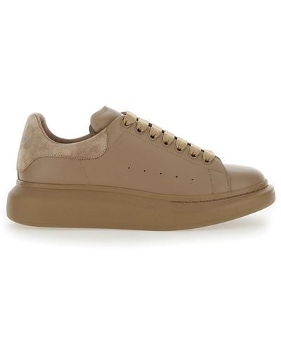 Alexander McQueen Low-Top Sneakers With Chunky Sole And Contrast - Brown