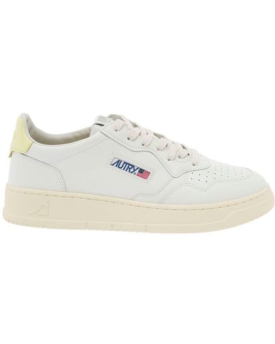Autry 'Medalist' Low Top Trainers With Logo Detail - White