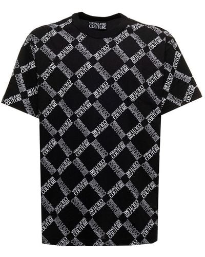 Versace T-shirt In Jersey Cotton With Allover Printed Logo Lettering Versace Jeans Coutre Man - Black
