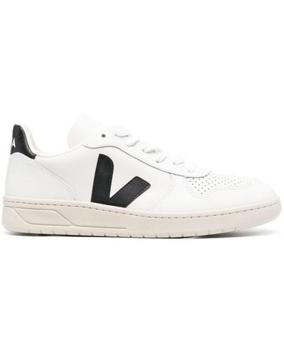 Veja 'V10' Low-Top Trainers With Logo - White