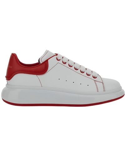 Alexander McQueen Sneaker basse con platform oversize in pelle bianca e rossa - Bianco