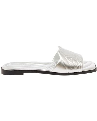Alexander McQueen Flat Sandals With Embossed Motif - White