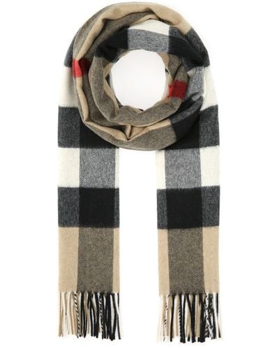 Sciarpe e sciarpette Burberry da donna | Sconto online fino al 40% | Lyst