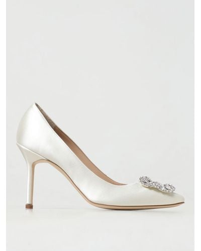 Manolo Blahnik Hangisi Court Shoes In Satin With Jewel Buckle - White